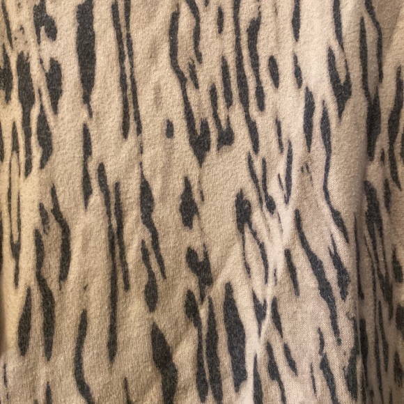 Express soft pull over - Picture 2 of 3